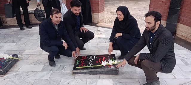 غبارروبی مزار شهدای گمنام